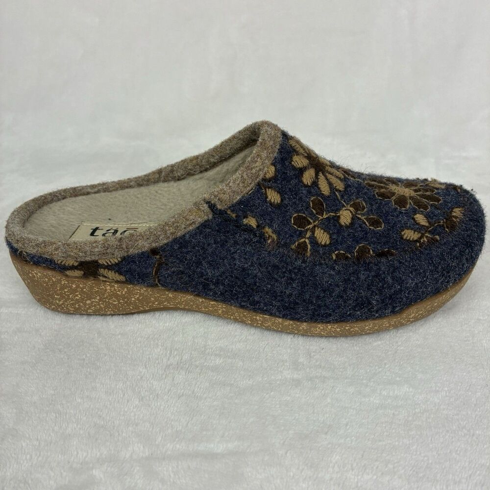 Taos Woolderness 2 Wool Clogs Women’s Size 38 US 7.5 Navy Floral Embroidered - Picture 6 of 13
